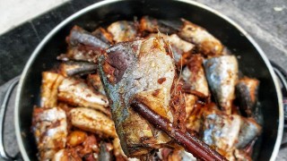 Cá nục kho mật mía ngon khó cưỡng cùng mật mía Ngư Quỳnh