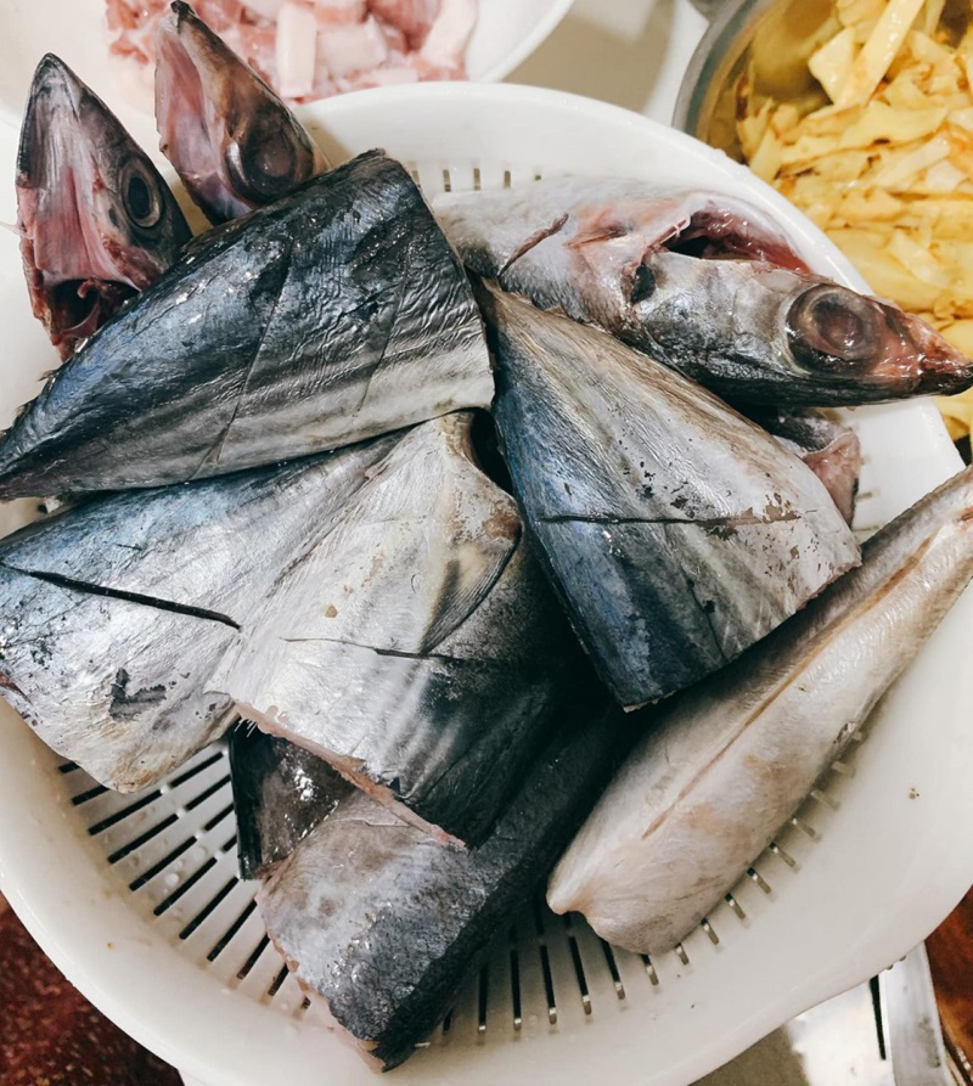 sơ chế cá nục
