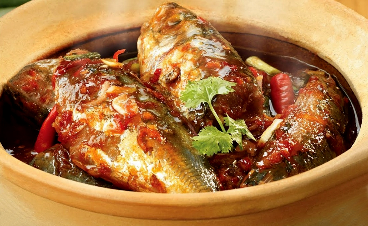 cá nục kho mật mía